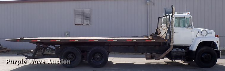 image for item DN2131 1990 Ford LN9000  rollback truck