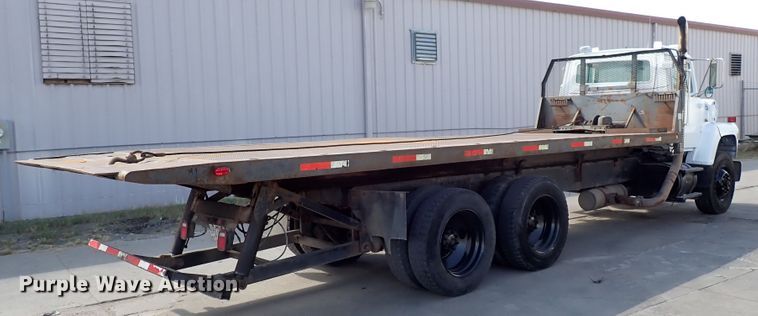 image for item DN2131 1990 Ford LN9000  rollback truck