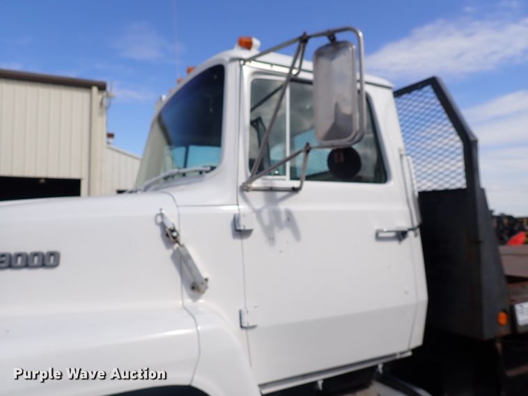 image for item DN2131 1990 Ford LN9000  rollback truck