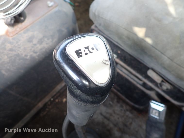 image for item DN2131 1990 Ford LN9000  rollback truck