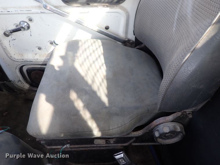 image for item DN2131 1990 Ford LN9000  rollback truck