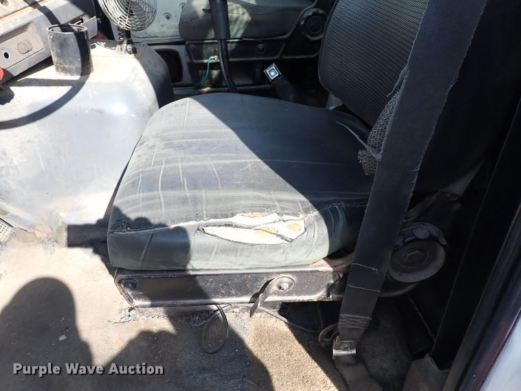 image for item DN2131 1990 Ford LN9000  rollback truck