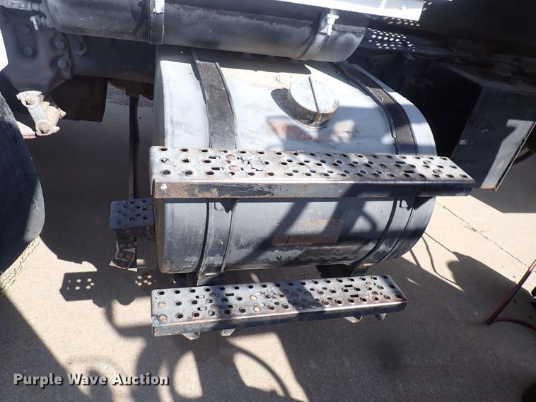 image for item DN2131 1990 Ford LN9000  rollback truck