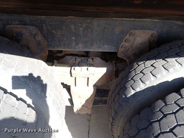 image for item DN2131 1990 Ford LN9000  rollback truck