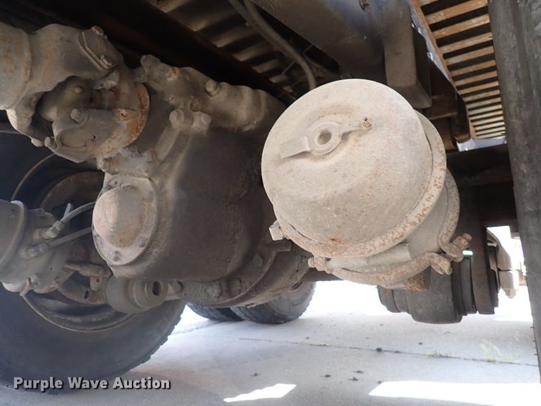 image for item DN2131 1990 Ford LN9000  rollback truck