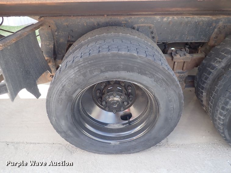 image for item DN2131 1990 Ford LN9000  rollback truck