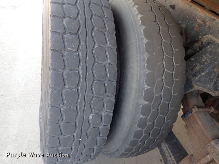 image for item DN2131 1990 Ford LN9000  rollback truck