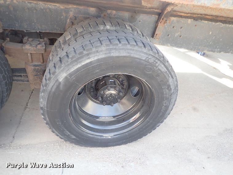 image for item DN2131 1990 Ford LN9000  rollback truck