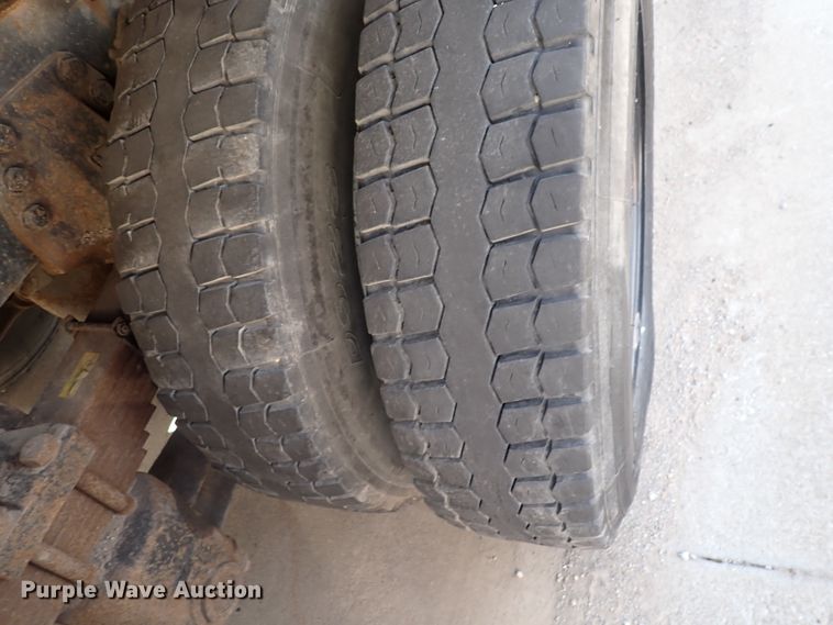 image for item DN2131 1990 Ford LN9000  rollback truck