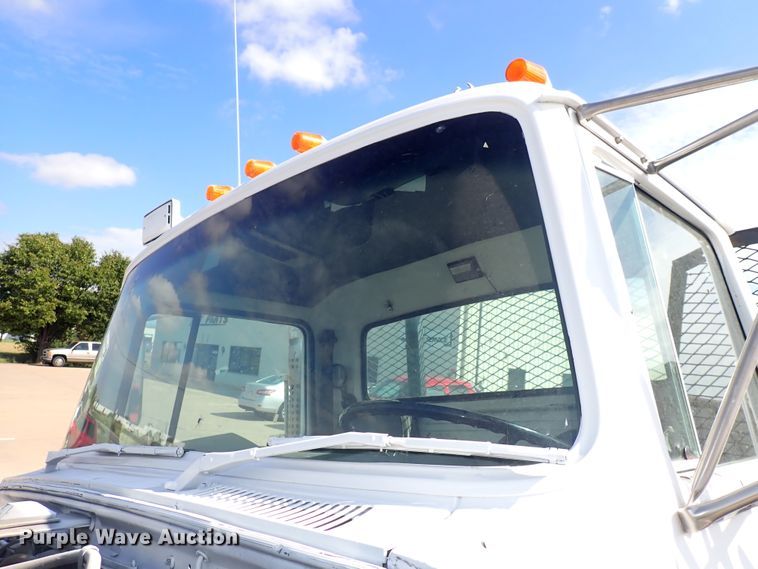 image for item DN2131 1990 Ford LN9000  rollback truck