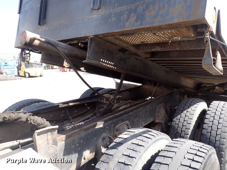 image for item DN2131 1990 Ford LN9000  rollback truck