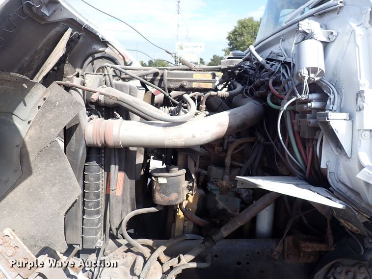 image for item DN2131 1990 Ford LN9000  rollback truck