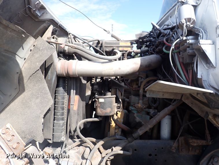 image for item DN2131 1990 Ford LN9000  rollback truck