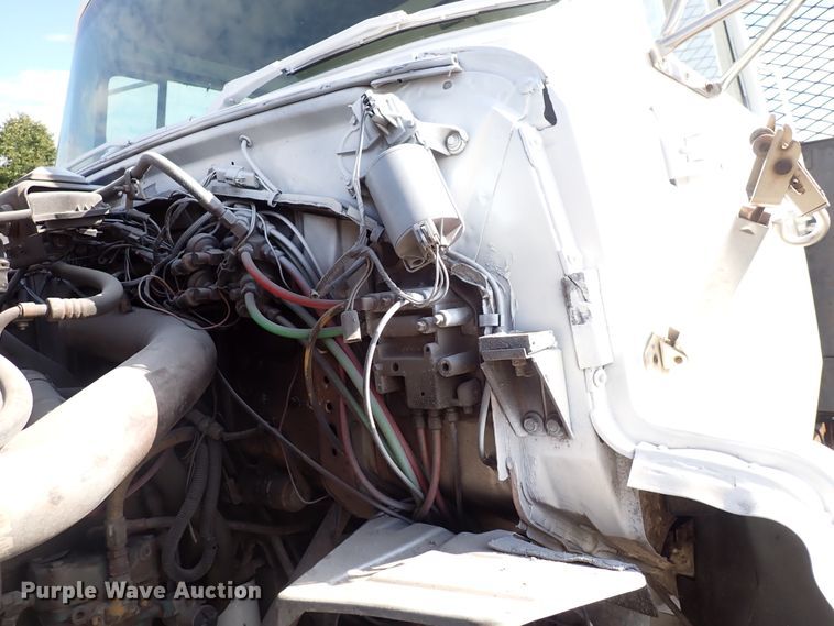 image for item DN2131 1990 Ford LN9000  rollback truck