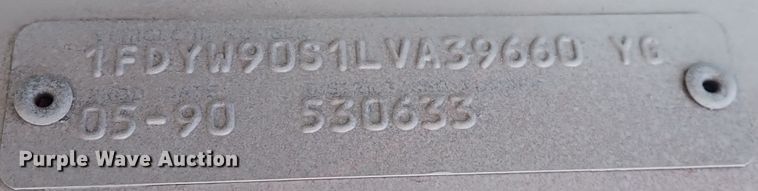 image for item DN2131 1990 Ford LN9000  rollback truck