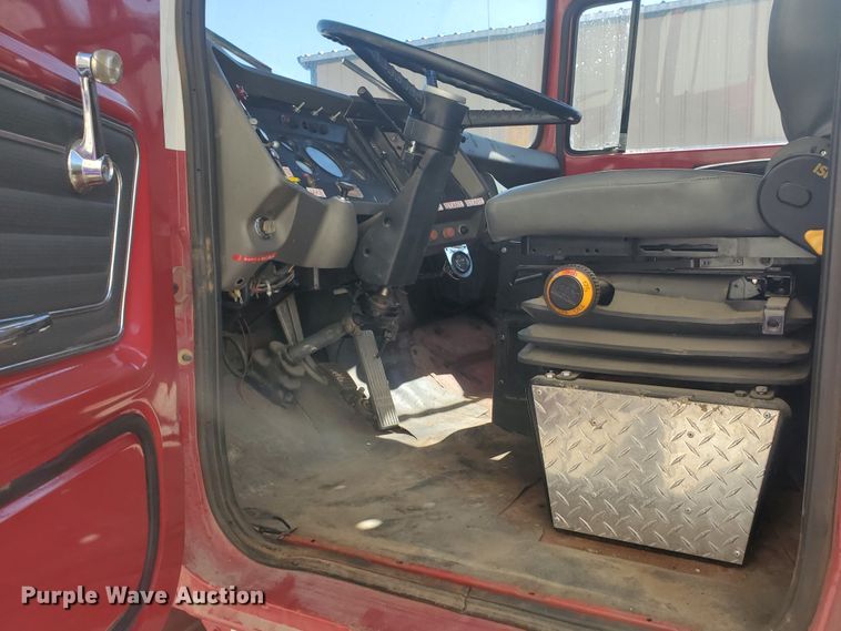 image for item GK9969 1972 Ford LT9000  truck cab and chassis