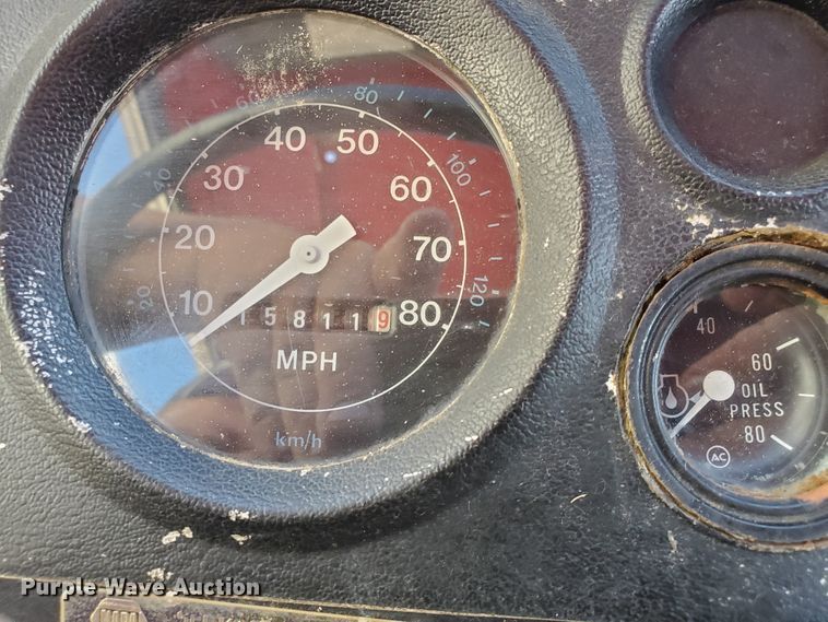 image for item GK9969 1972 Ford LT9000  truck cab and chassis