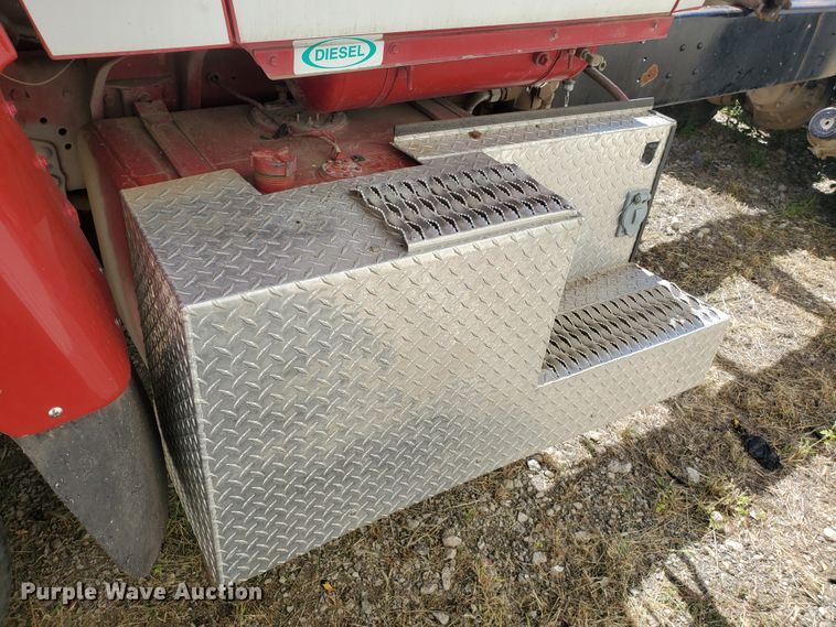 image for item GK9969 1972 Ford LT9000  truck cab and chassis