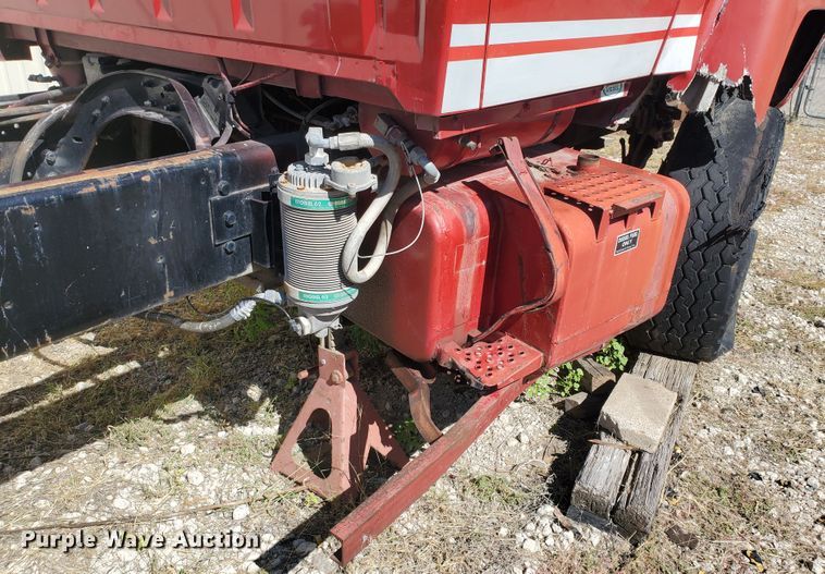 image for item GK9969 1972 Ford LT9000  truck cab and chassis