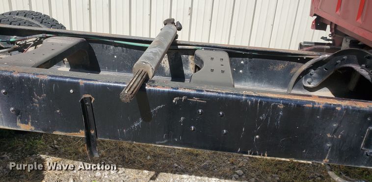 image for item GK9969 1972 Ford LT9000  truck cab and chassis