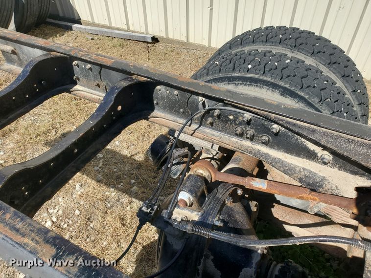 image for item GK9969 1972 Ford LT9000  truck cab and chassis