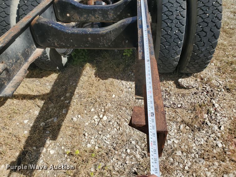 image for item GK9969 1972 Ford LT9000  truck cab and chassis