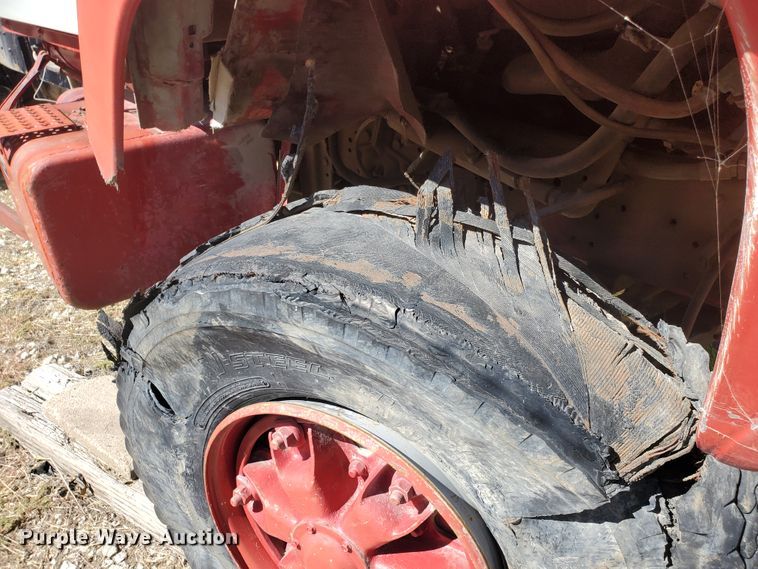 image for item GK9969 1972 Ford LT9000  truck cab and chassis