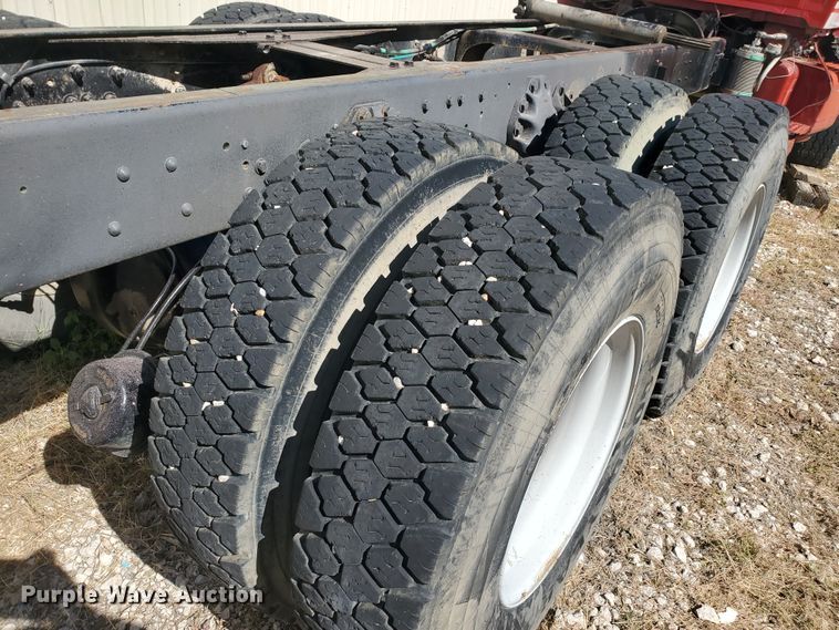 image for item GK9969 1972 Ford LT9000  truck cab and chassis