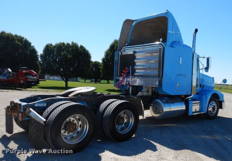 image for item HP9675 1996 Peterbilt 377  semi truck