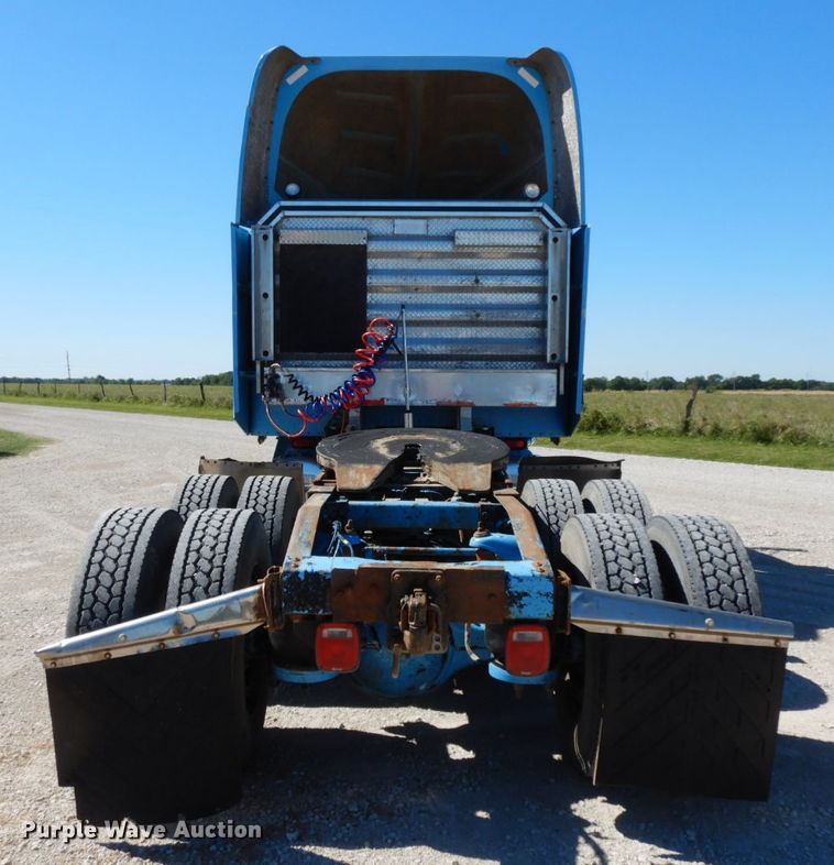 image for item HP9675 1996 Peterbilt 377  semi truck