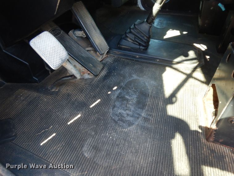 image for item HP9675 1996 Peterbilt 377  semi truck