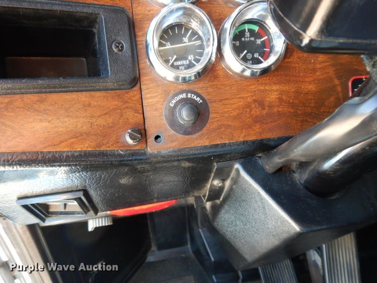 image for item HP9675 1996 Peterbilt 377  semi truck