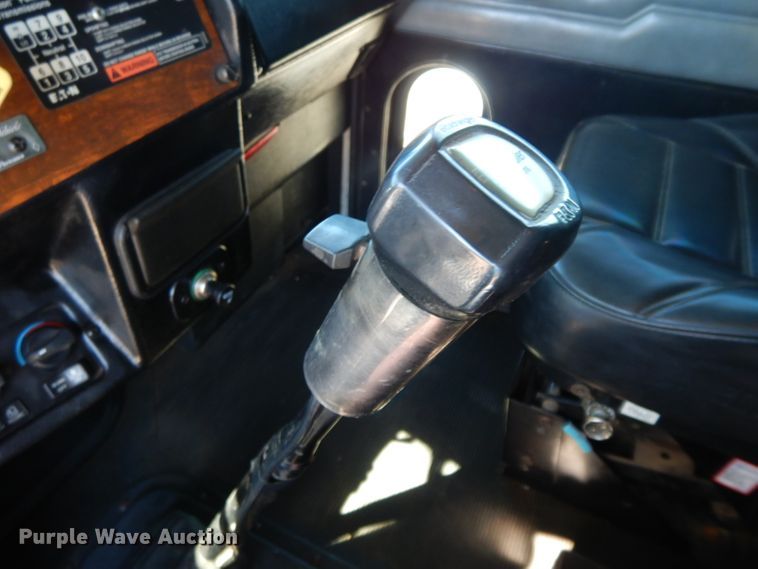 image for item HP9675 1996 Peterbilt 377  semi truck