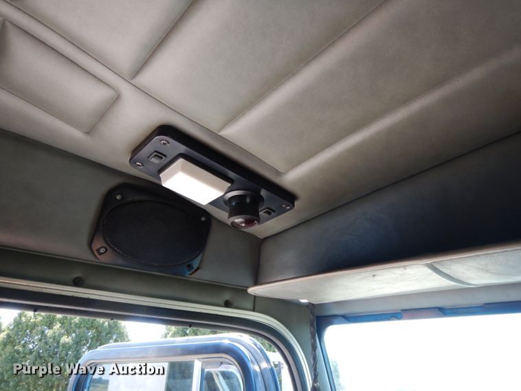 image for item HP9675 1996 Peterbilt 377  semi truck