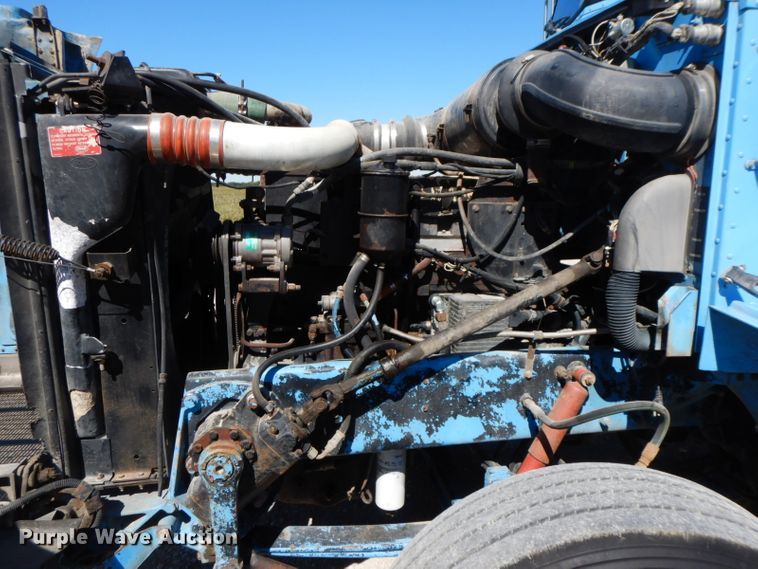 image for item HP9675 1996 Peterbilt 377  semi truck