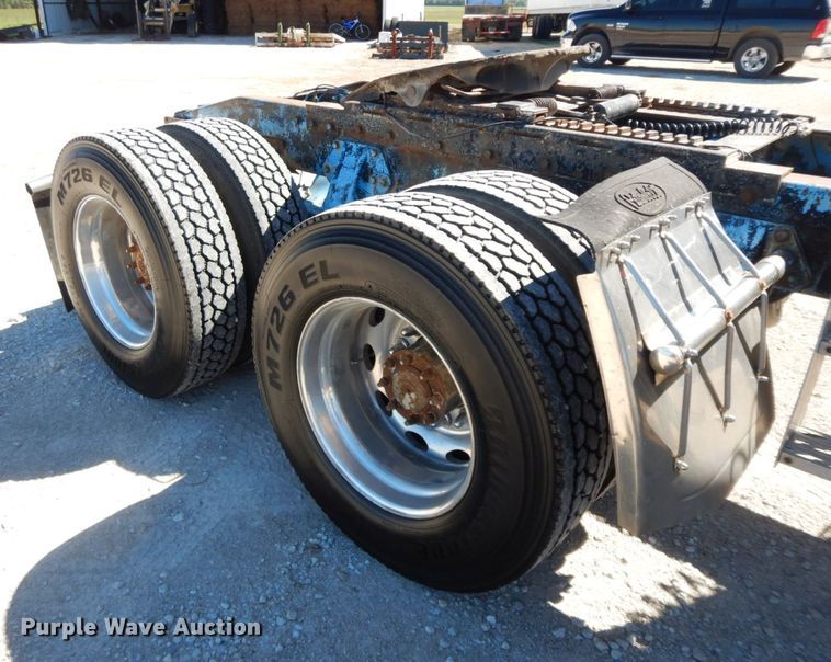 image for item HP9675 1996 Peterbilt 377  semi truck