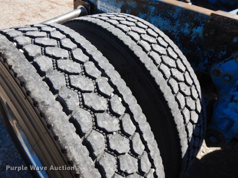 image for item HP9675 1996 Peterbilt 377  semi truck