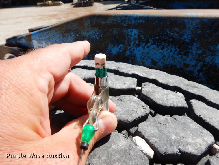 image for item HP9675 1996 Peterbilt 377  semi truck