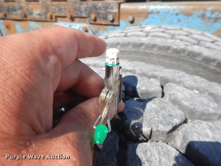 image for item HP9675 1996 Peterbilt 377  semi truck