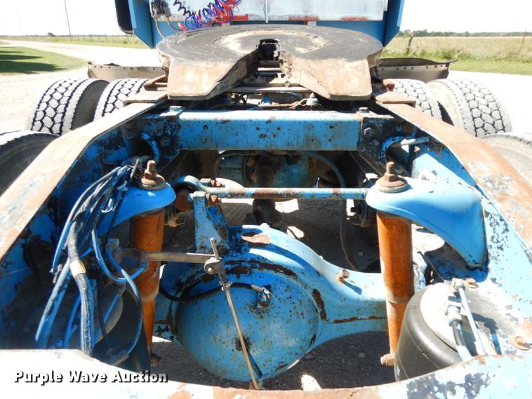 image for item HP9675 1996 Peterbilt 377  semi truck