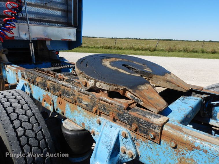 image for item HP9675 1996 Peterbilt 377  semi truck