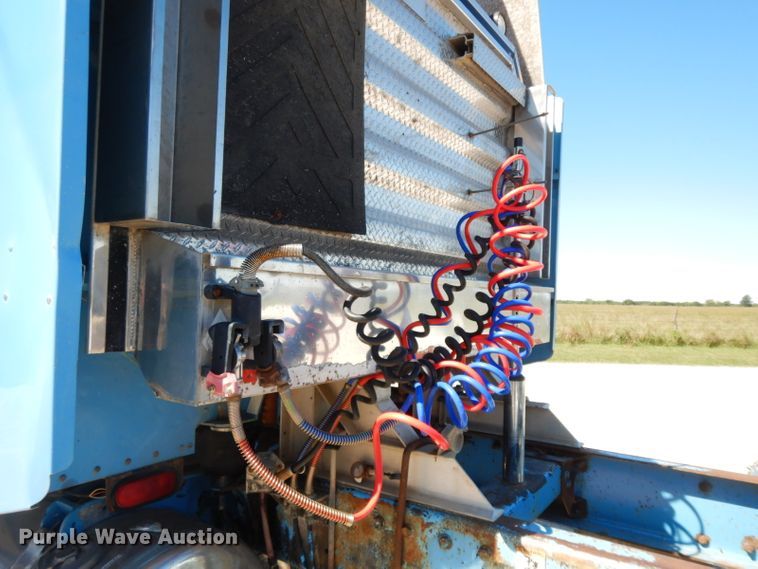 image for item HP9675 1996 Peterbilt 377  semi truck