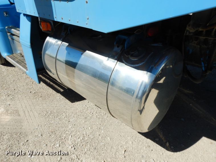 image for item HP9675 1996 Peterbilt 377  semi truck