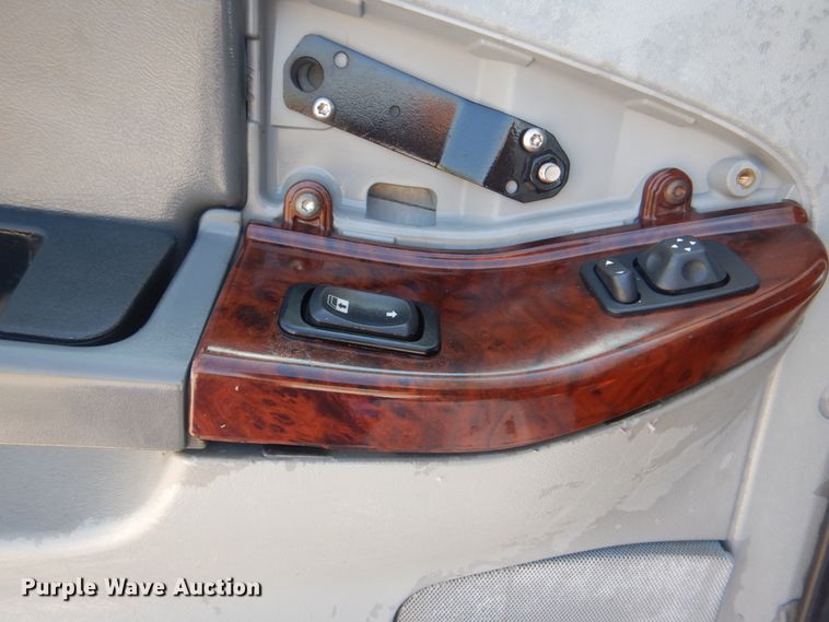 image for item HT9437 2001 Freightliner ST120  semi truck