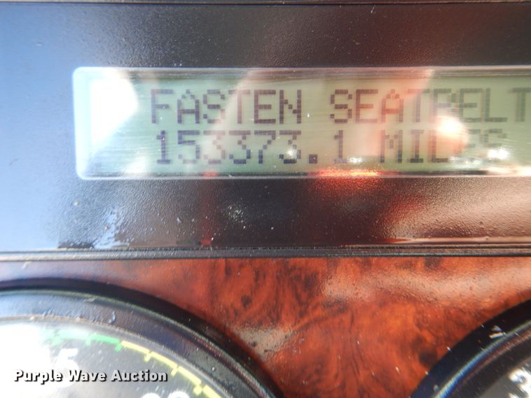 image for item HT9437 2001 Freightliner ST120  semi truck