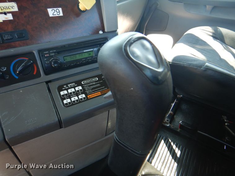 image for item HT9437 2001 Freightliner ST120  semi truck