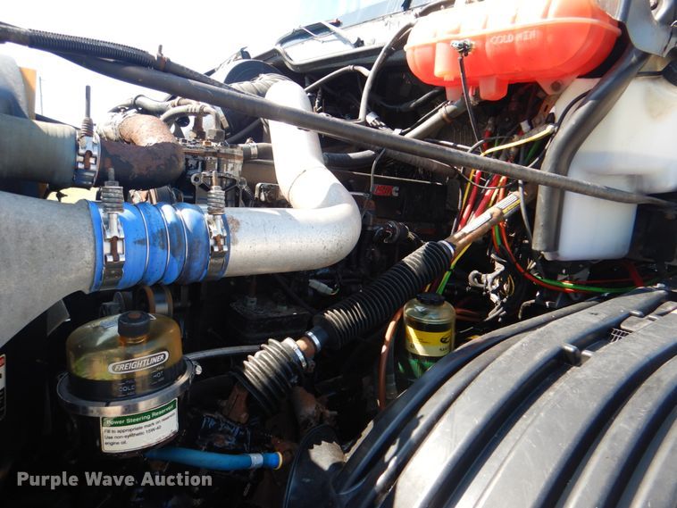 image for item HT9437 2001 Freightliner ST120  semi truck