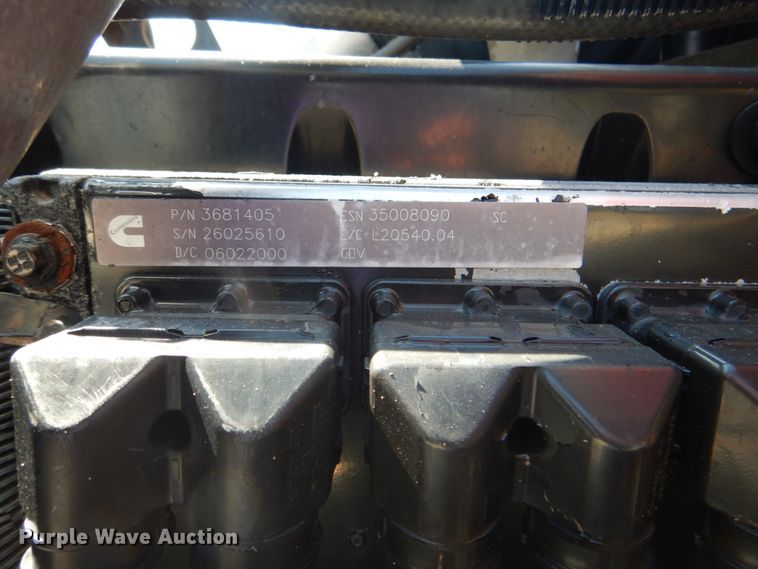 image for item HT9437 2001 Freightliner ST120  semi truck