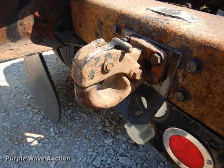 image for item HT9437 2001 Freightliner ST120  semi truck