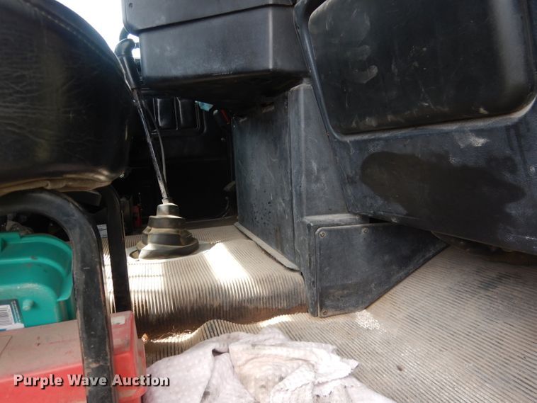 image for item HU9289 2000 Freightliner FLD 120  semi truck